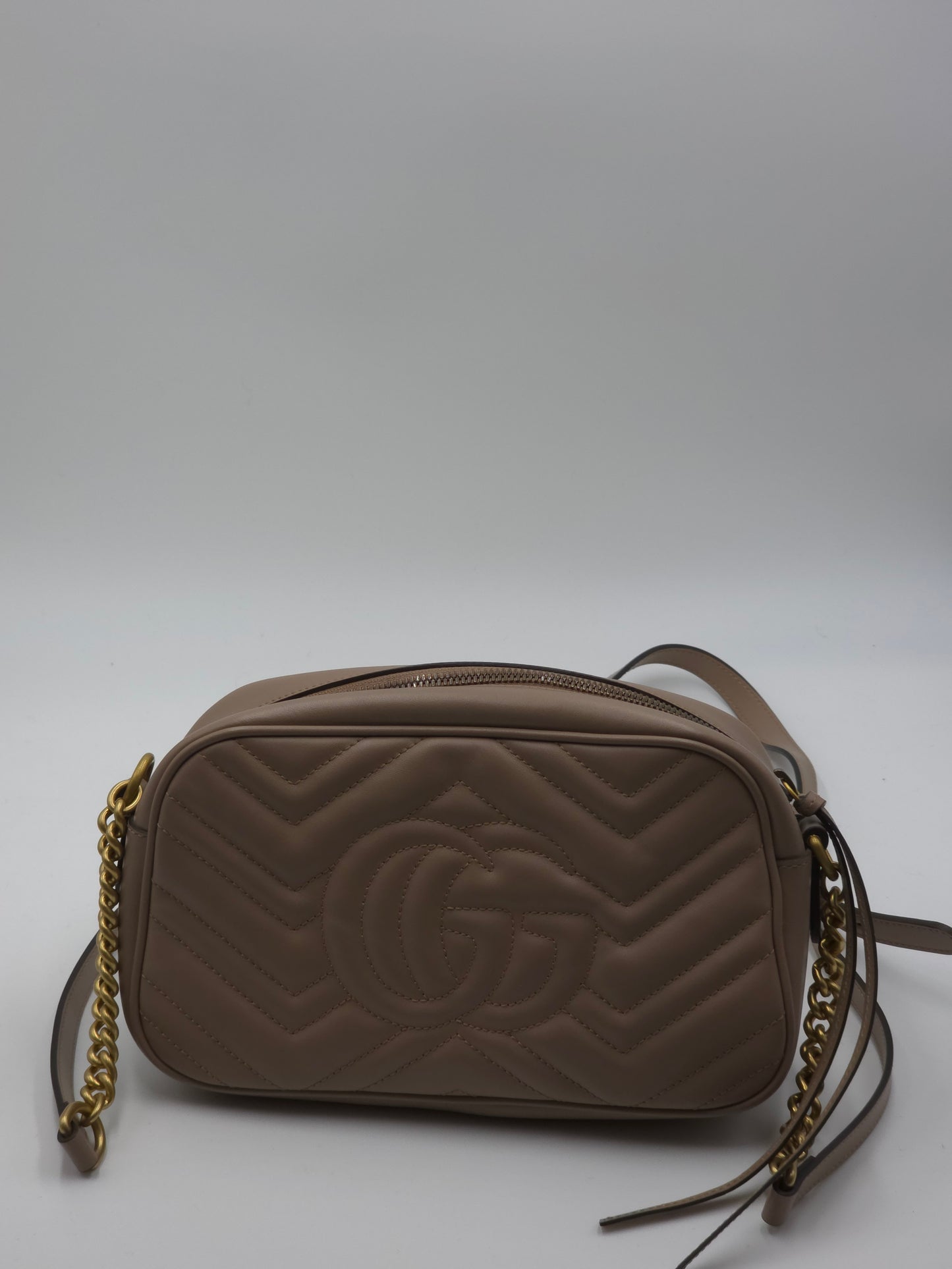 Gucci kleine GG Marmont Schultertasche, Taupefarben