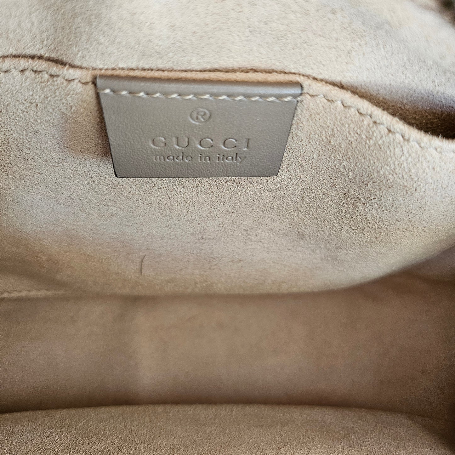 Gucci kleine GG Marmont Schultertasche, Taupefarben