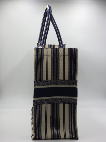 Große Dior Book Tote